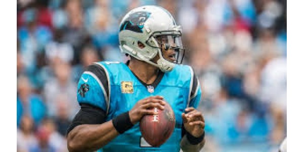 New England Patriots QB Cam Newton revient au practice